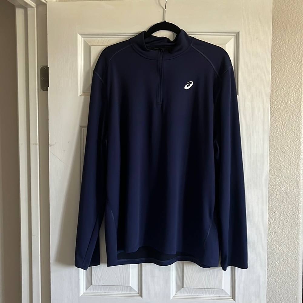 Asics long sleeve top. Excellent condition, light weight for workouts/walks